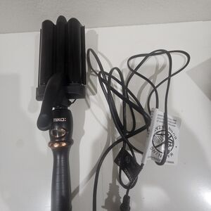 amika Triple Barrel Hair Waver in Black and Gold